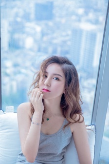 意大利美丽教师未删版手机观看